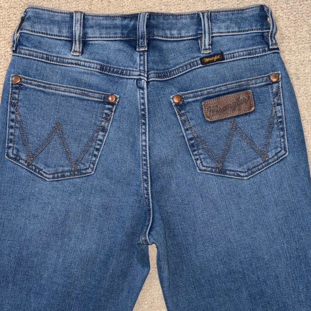 Wrangler Women's Classic Blue Flare Leg Jeans
